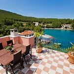 Hraste Hvar Хвар