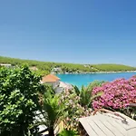Hraste Hvar חוואר