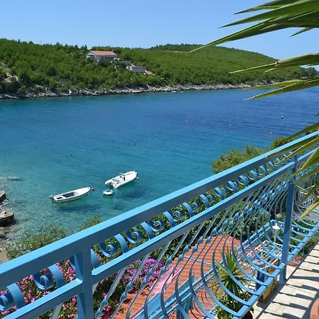 Апартаменти Hraste Hvar *