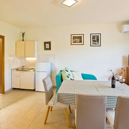 Hraste Hvar Апартаменти Хвар