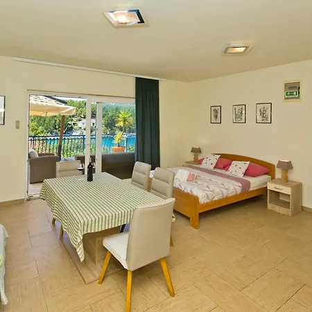 Hraste Hvar Апартаменти Хвар