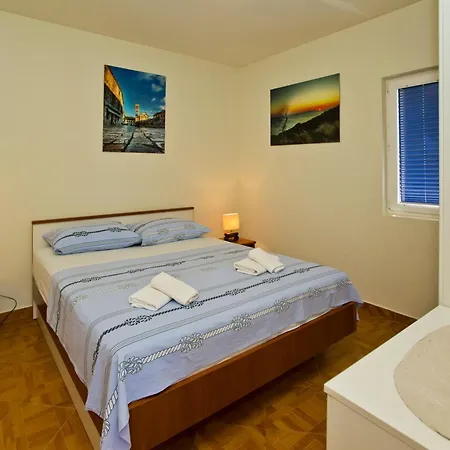 Hraste Hvar Хвар