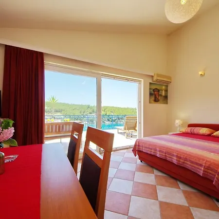 Hraste Hvar Хвар