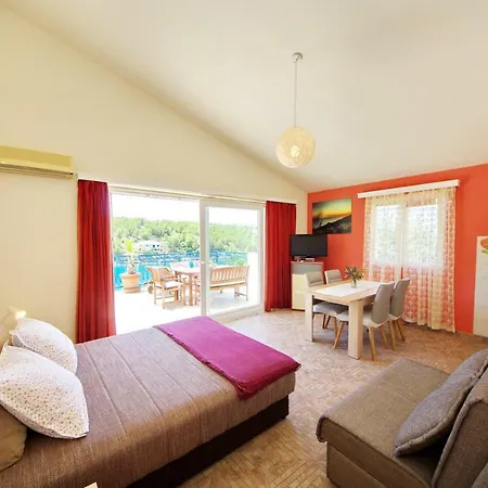 Hraste Hvar Хвар