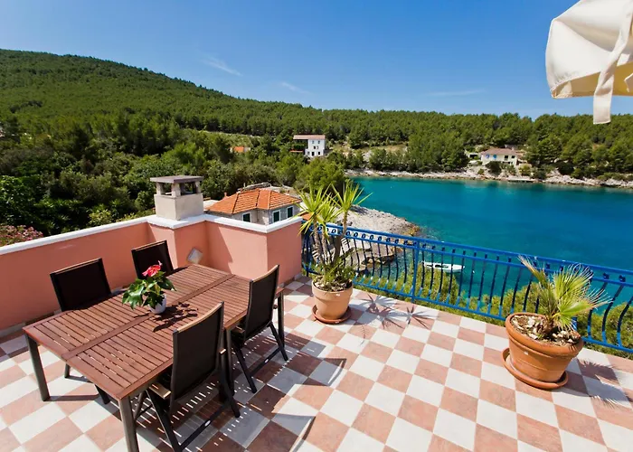 Hraste Hvar Хвар