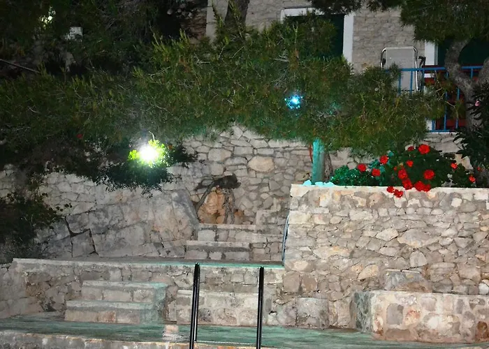 Hraste Hvar アパート フヴァル