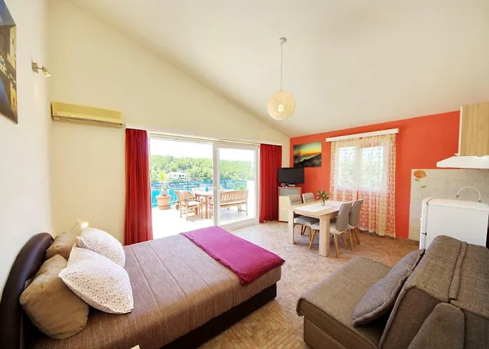 Hraste Hvar フヴァル